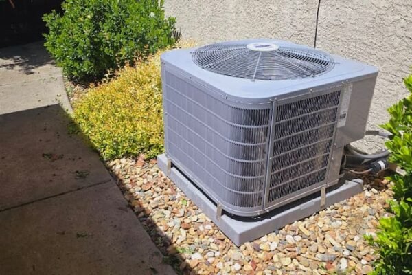 The natural gas furnace is one of the most common types of furnaces, and it is usually installed in home heating system selection due to its efficiency and effectiveness.