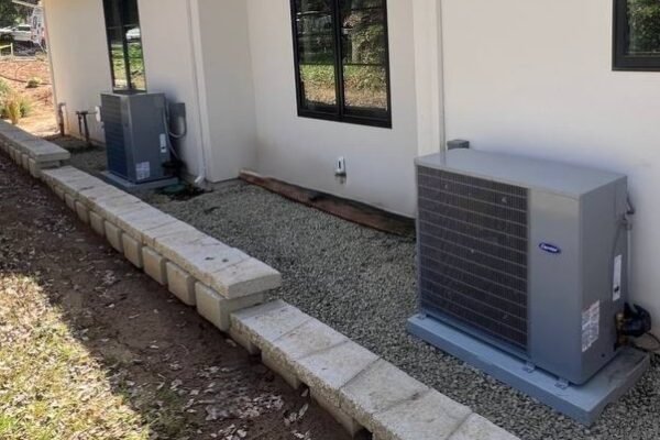 Heat pumps stand out as a dual-function solution, effectively serving as a furnace and a central air conditioner for year-round climate control. Heat pumps are best known for their high efficiency in operation and their friendliness to the environment.